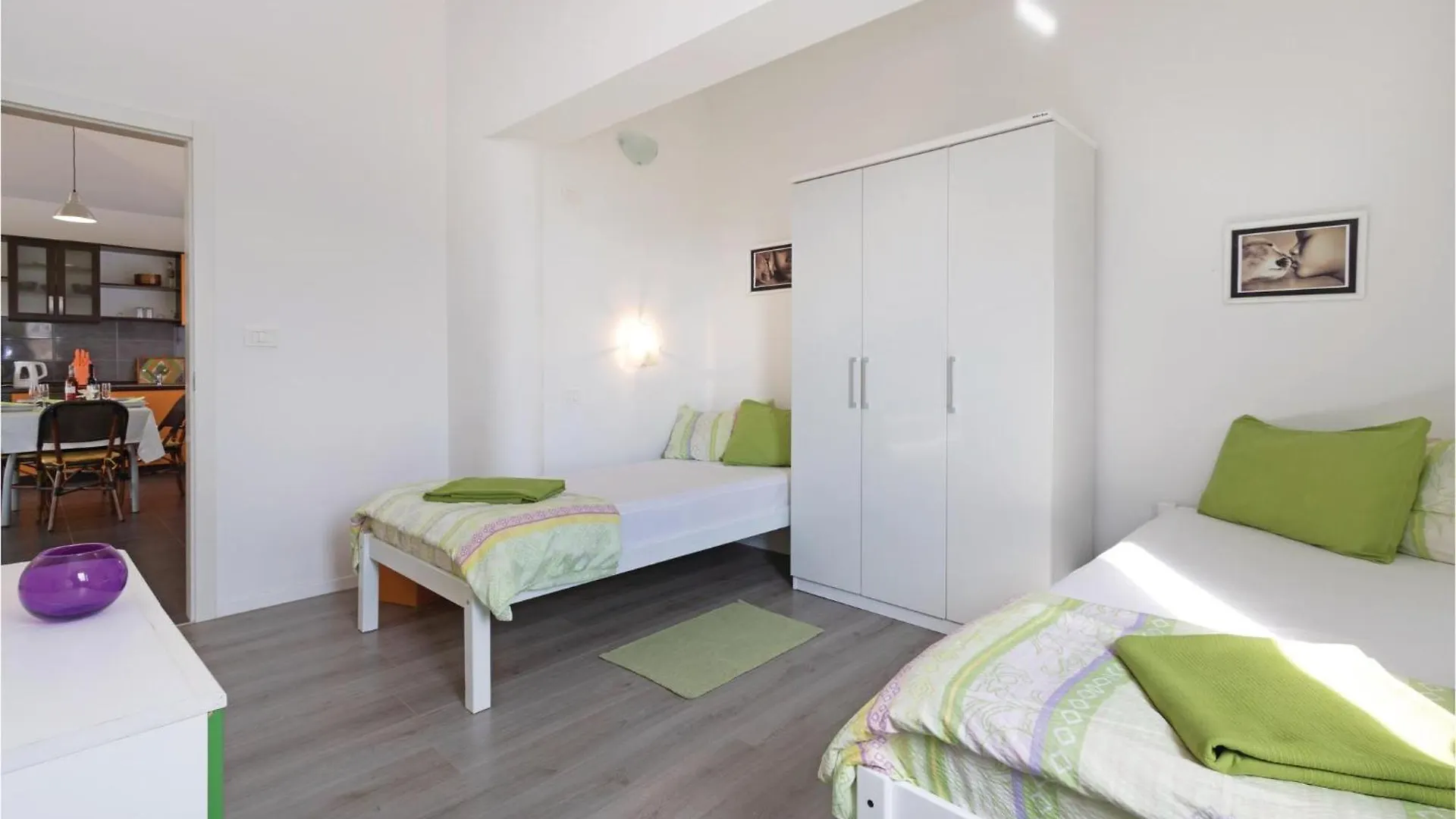 2 Bedroom Nice Apartment In Vodnjan