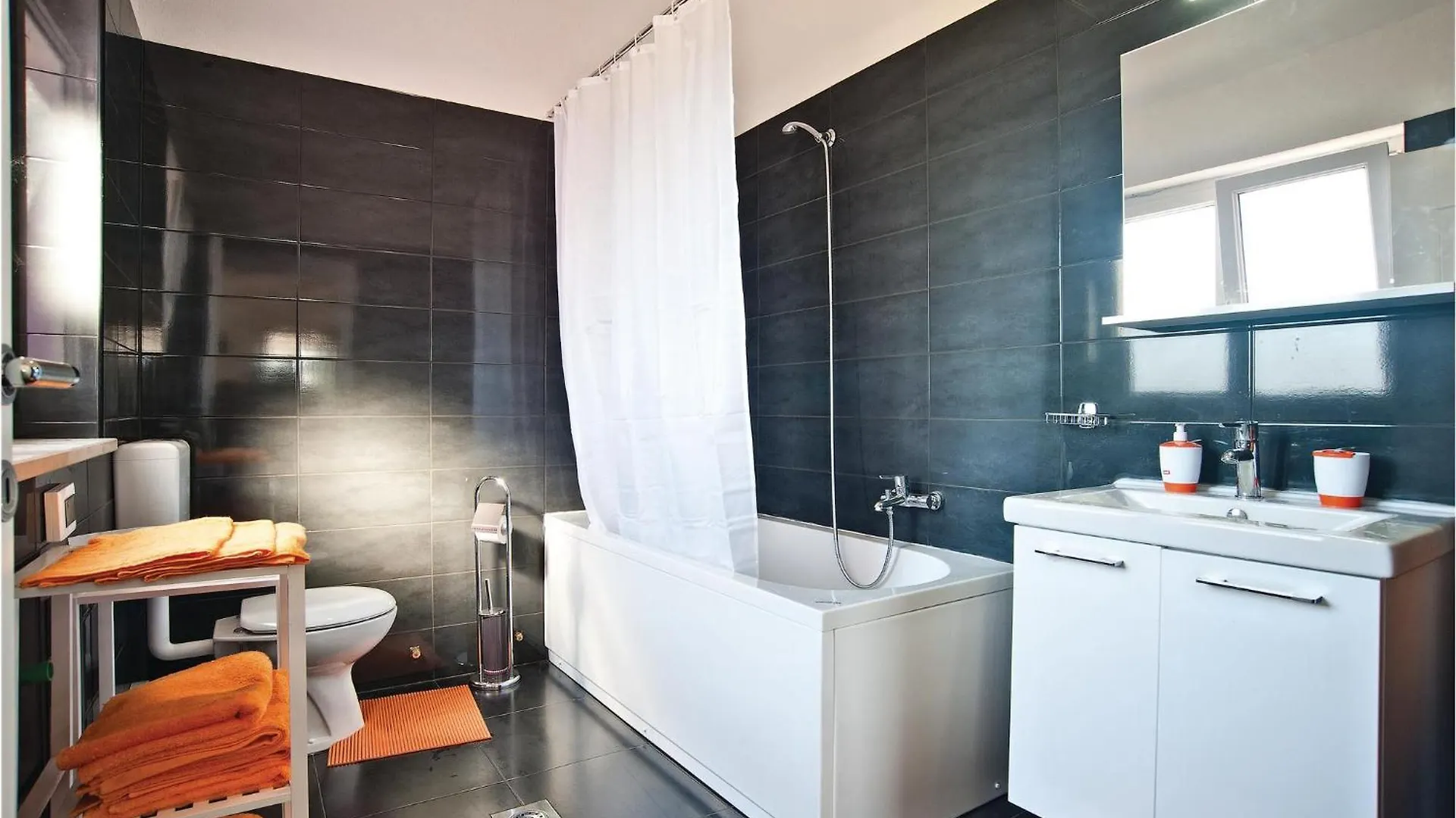 2 Bedroom Nice Apartment In Vodnjan